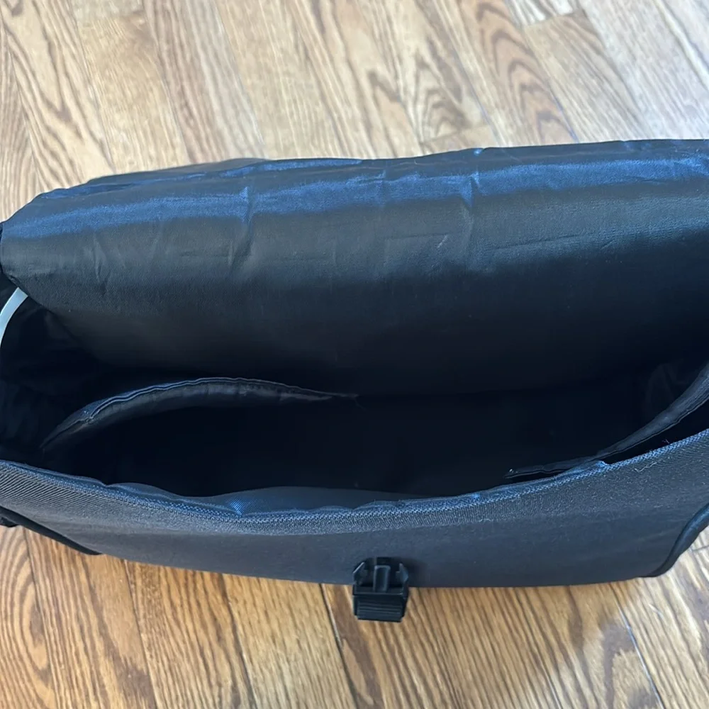 Sharp messenger bag black never used